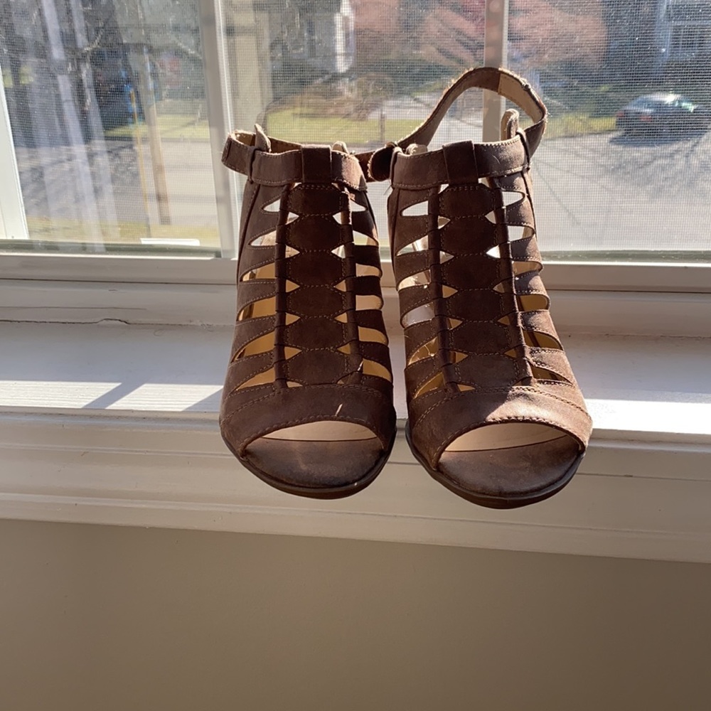 Sandals - Picture 2 of 4